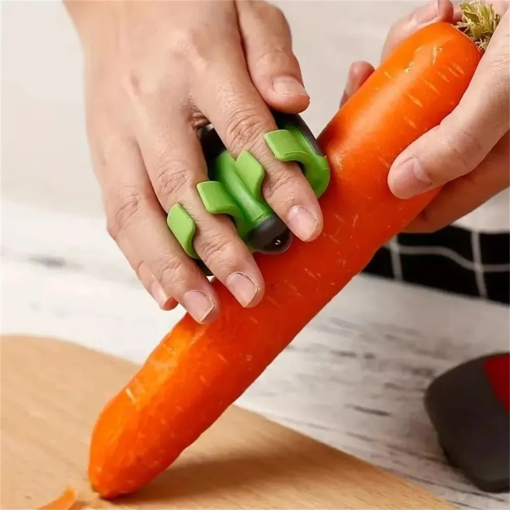 Stainless Steel Vegetable Peeler With Non Slip Grip Handle